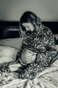 Black and white image of mum to be Maternity photo by Sophie Ransome Lifestyle Photographer